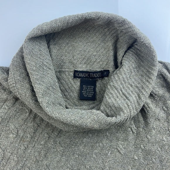 Nomadic Traders Knit Turtleneck Sweater S87-44 - Picture 2 of 3